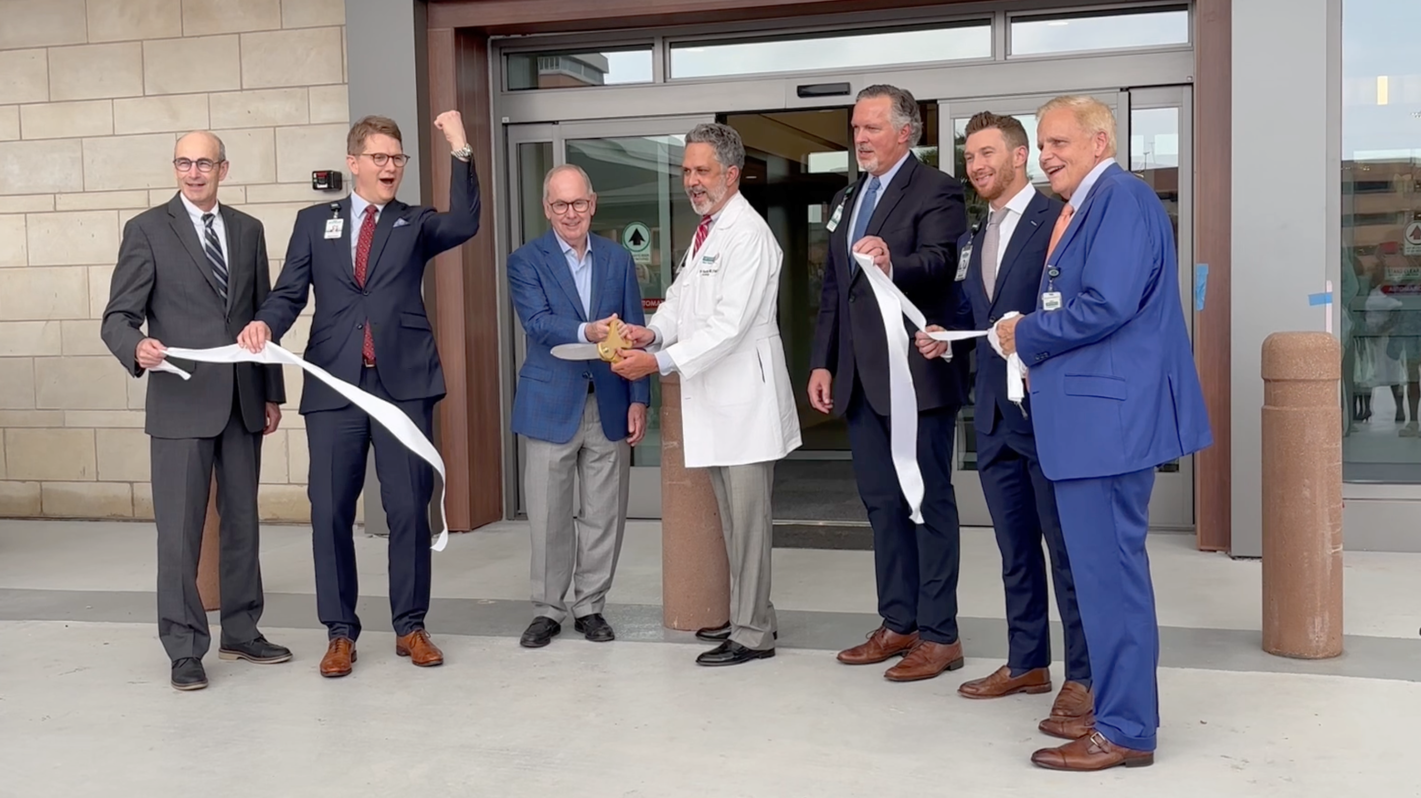 INTEGRIS Health y Flintco celebran el corte de la cinta del nuevo hospital cardiaco de última generación