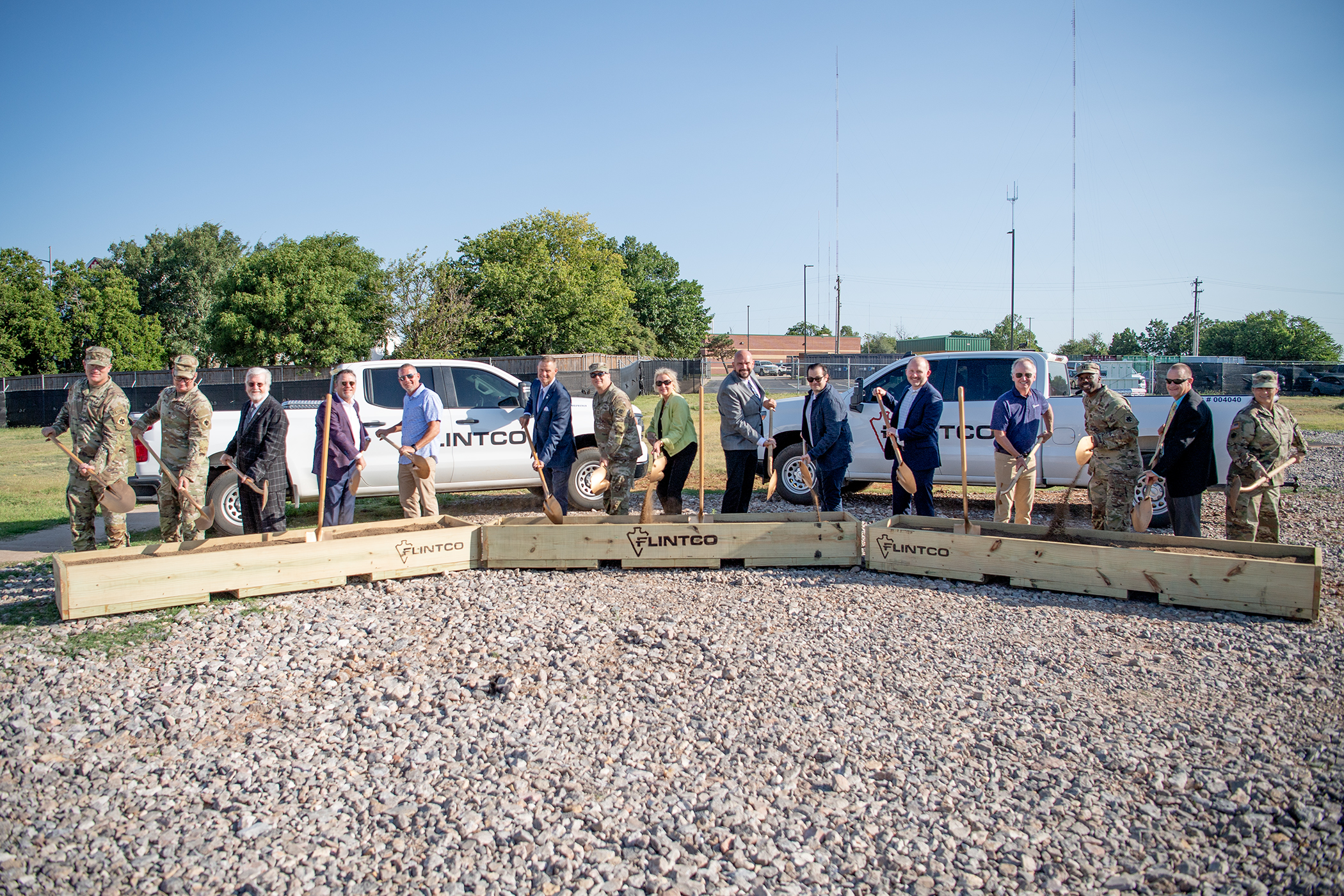 La ceremonia de colocación de la primera piedra marca el inicio del Centro de Bienestar de la Guardia Nacional de Oklahoma